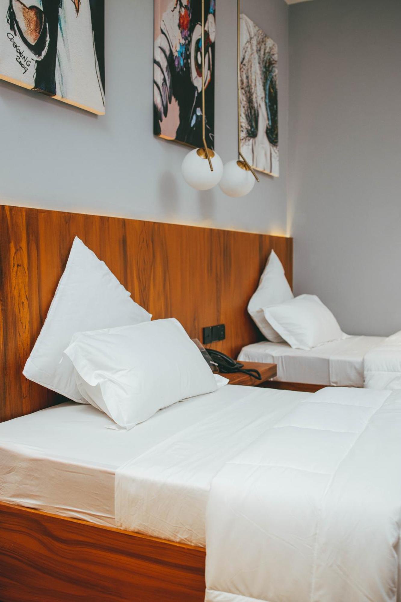 Burundi Palace Boutique Hotel บุจัมบุรา ภายนอก รูปภาพ